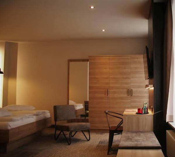 Alexxanders Hotel & Boardinghouse, Restaurant Chemnitz Extérieur photo